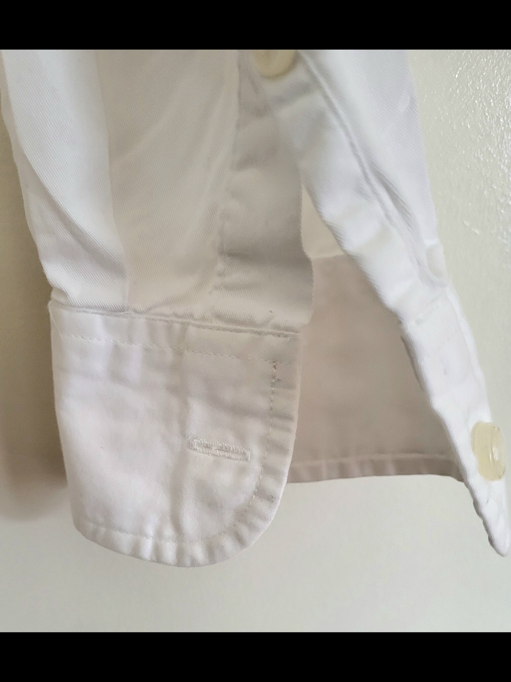 Tommy Hilfiger Men’s Classic White Button-Down Shirt - Picture 3 of 6